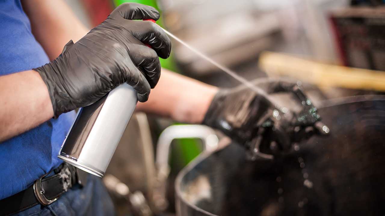 Penetrating Oils for Stubborn Rust: Breaking the Grip
